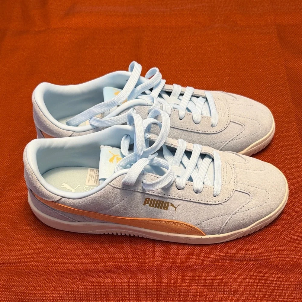Puma Women's Icy Blue and Peach soft foam Sneakers Woman size 9.5
